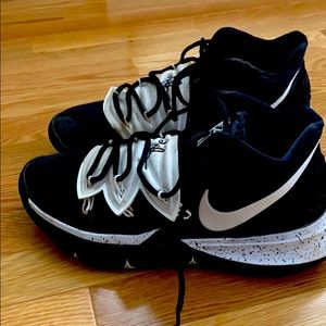 Kyrie 5 basketball sneakers - worn 1/2 season